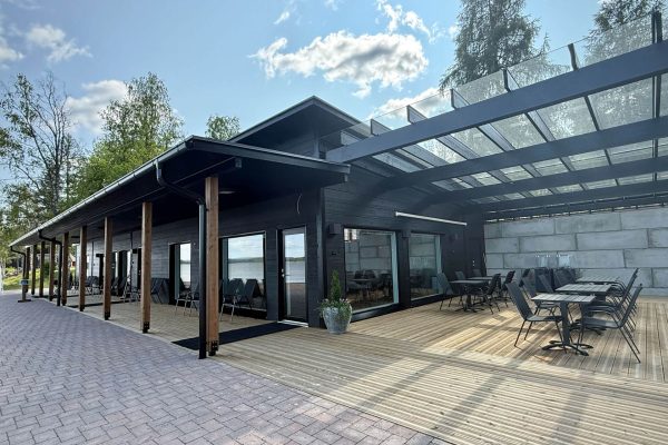 uusi-rantasauna-terassi-kabinetin-pääty