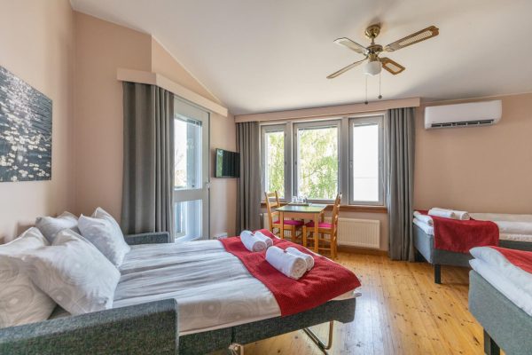 hotellihuone-lisävuode-kesä23-sisältökuva2