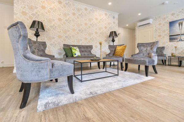 kartano-lounge-kesällä-sisältökuva3