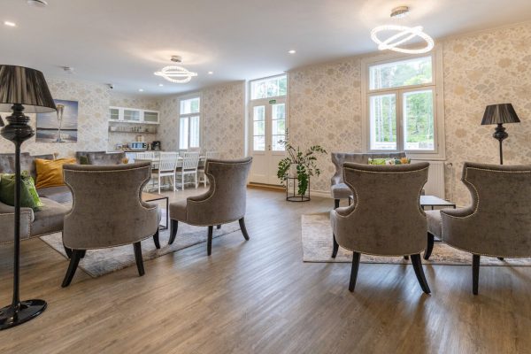 kartano-lounge-kesällä-sisältökuva3