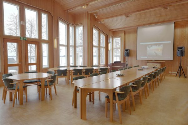 Kokoukset klubitalo Radalla Kausala