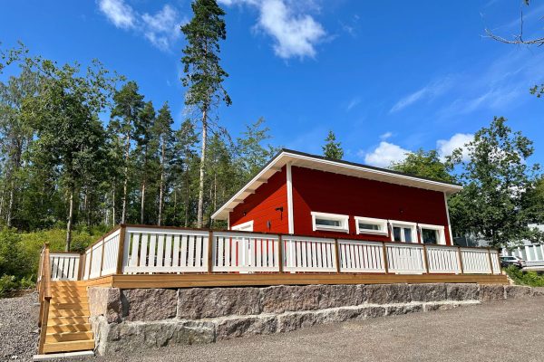 huvilasauna-ulkoapäin-kesällä1
