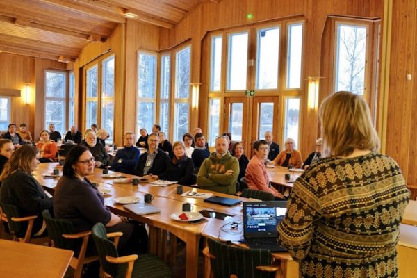 Kokoukset klubitalo Radalla Kausala
