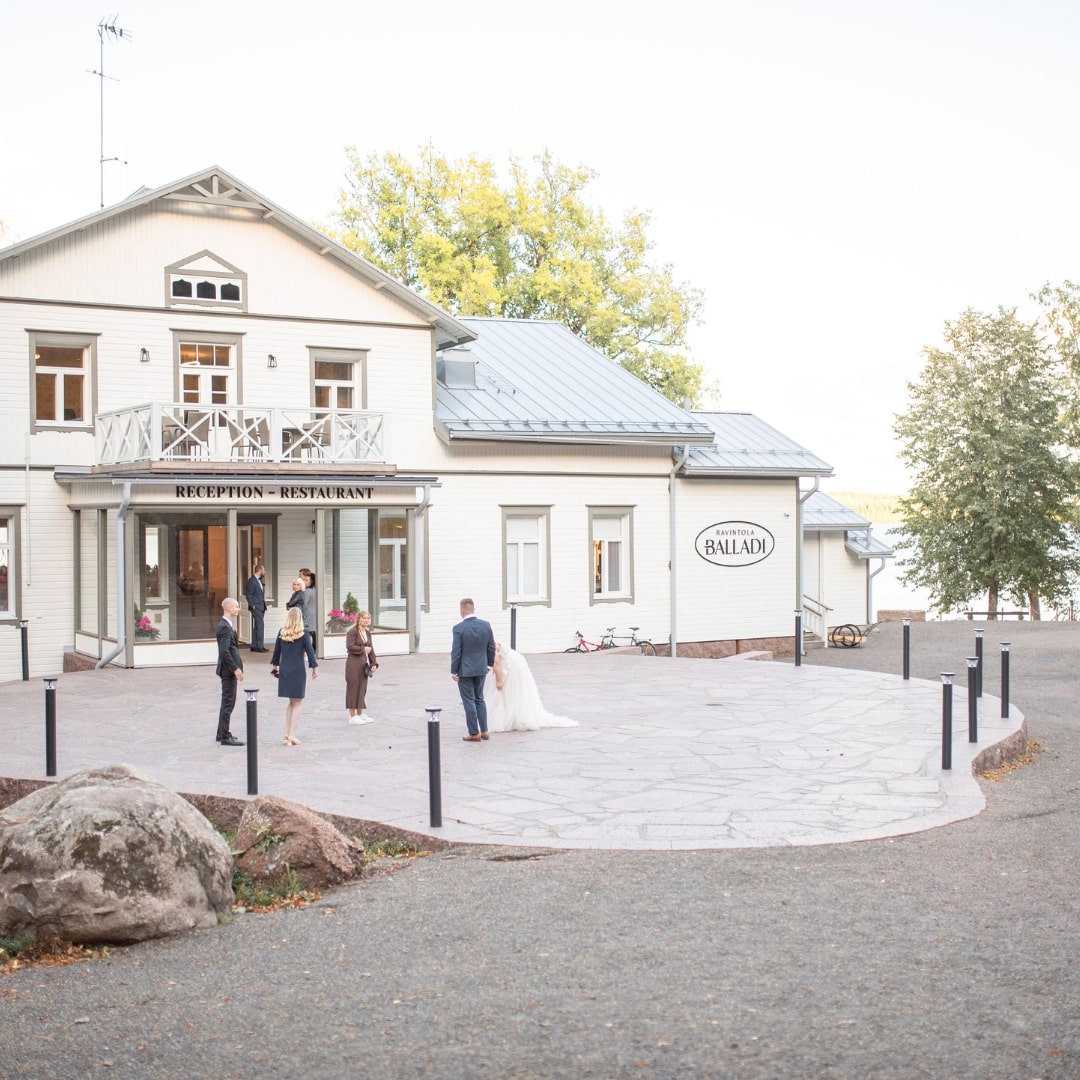 Kartanohotelli ja ravintola Balladi